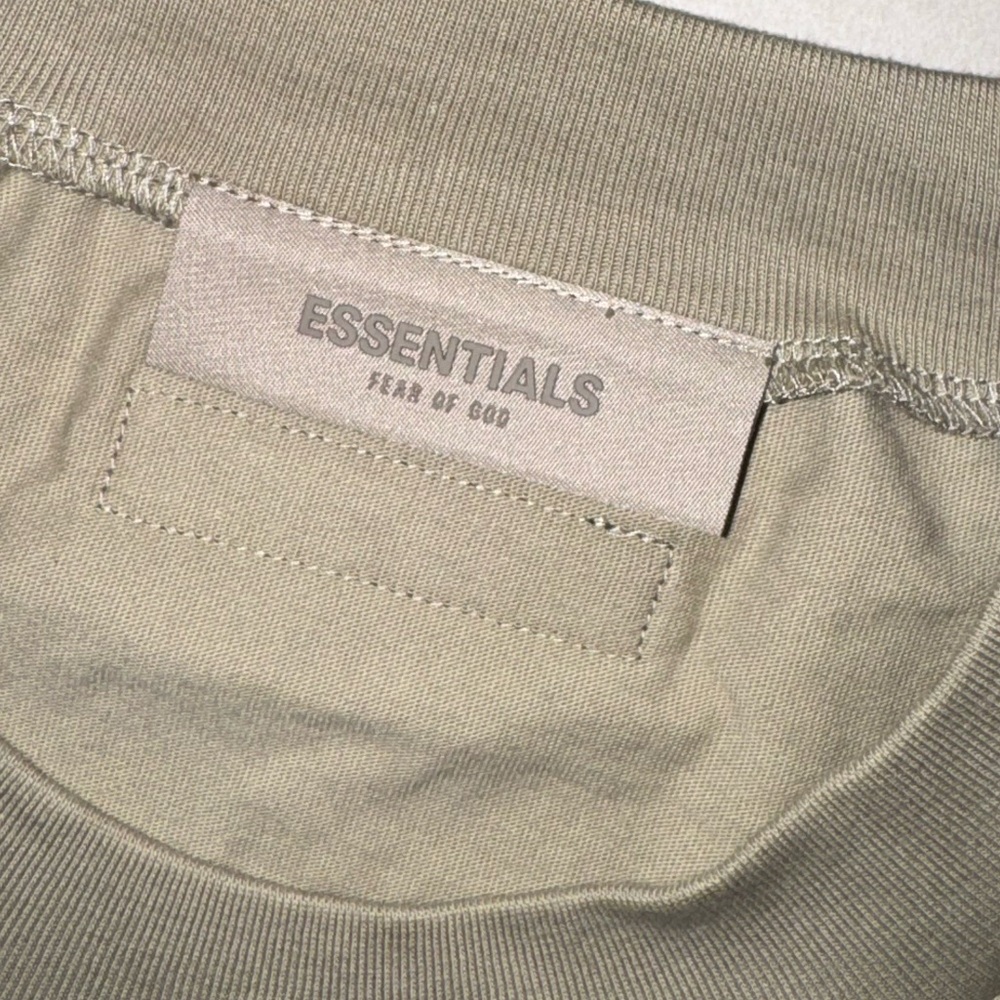 NWT Fear of God Essentials T-shirt XXL 2XL Tan Beige - Picture 3 of 6